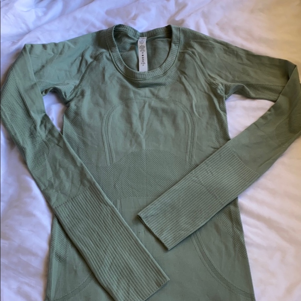 Lululemon Swiftly Tech LS Crew🐸